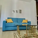Greco לינה וארוחת בוקר 3*